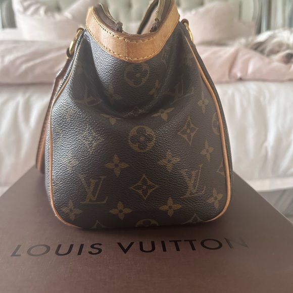Louis Vuitton Tivoli Handbag ****authentic**** - Picture 6 of 9